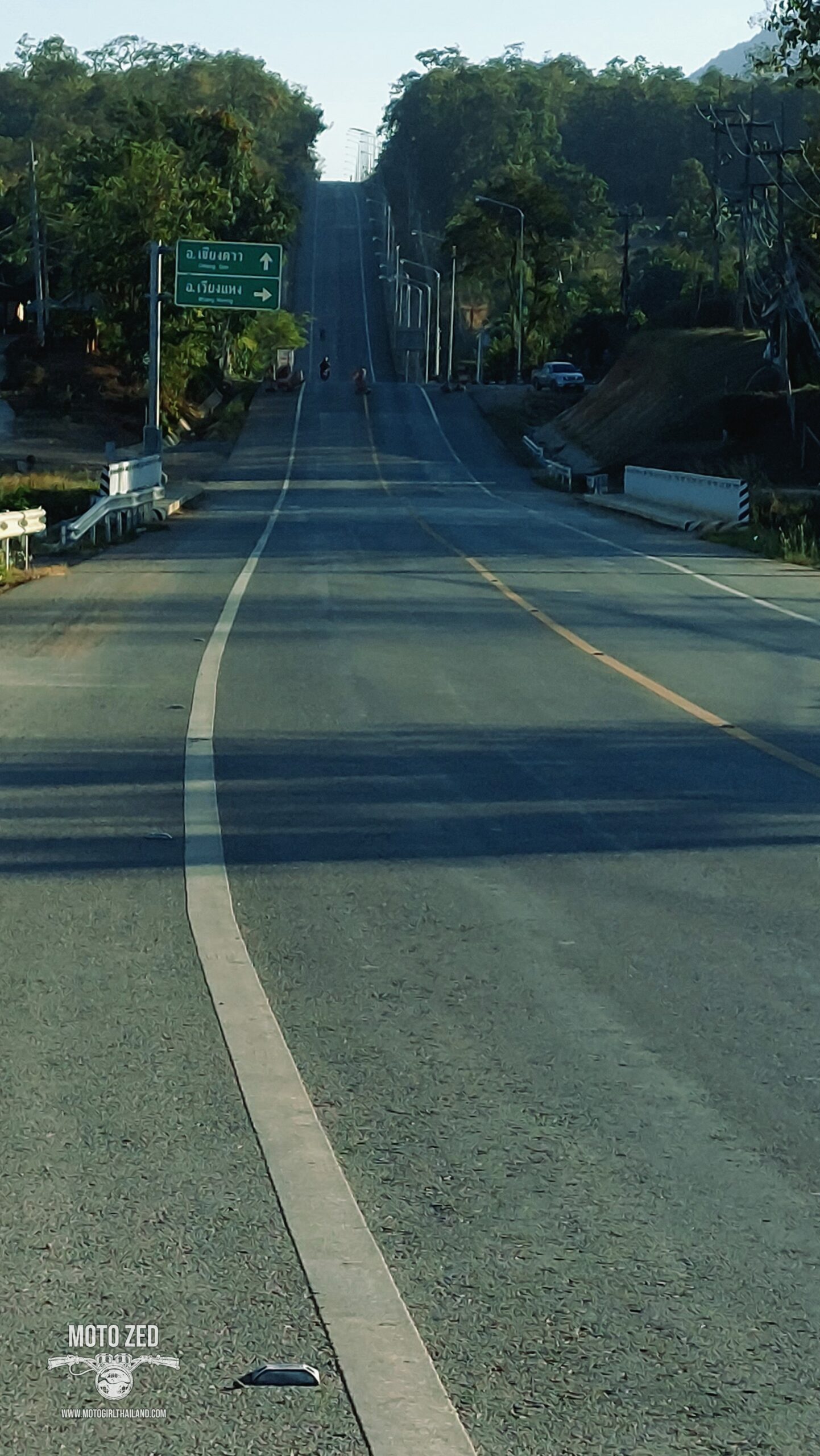 thailand road optical illusion