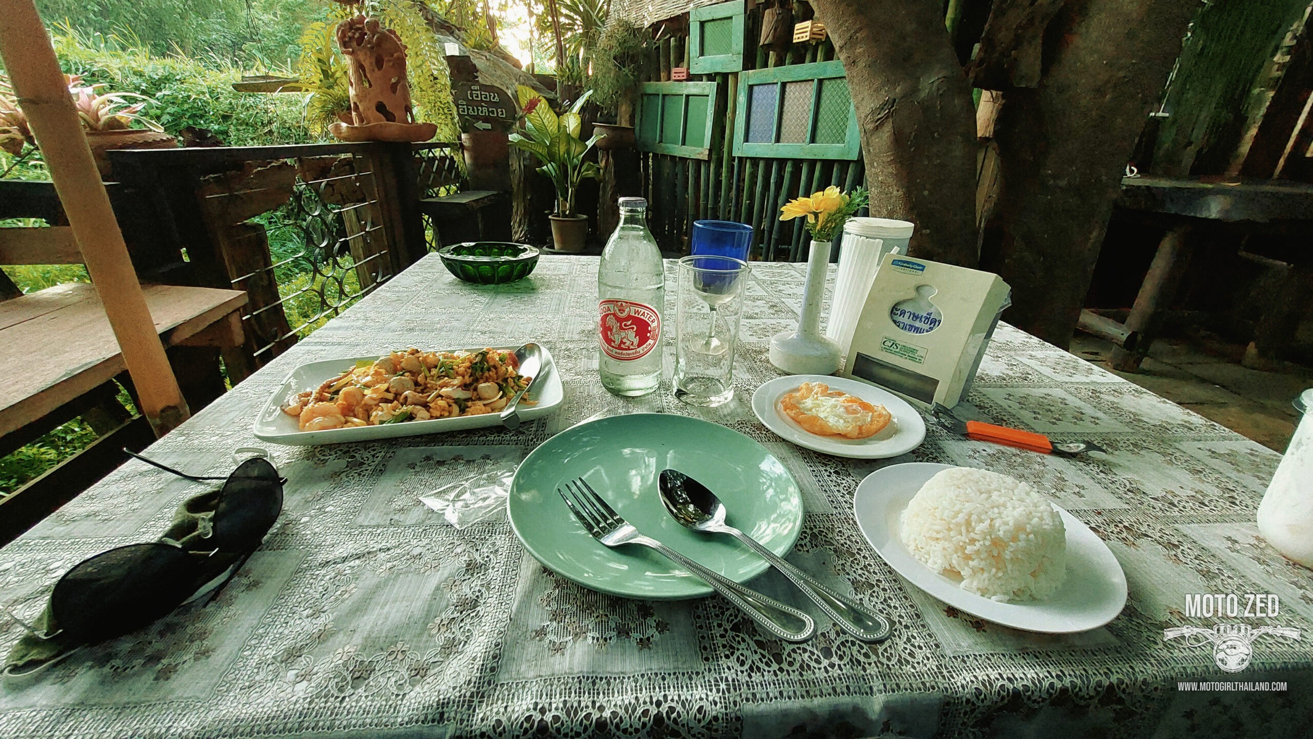 restaurant in chiang dao