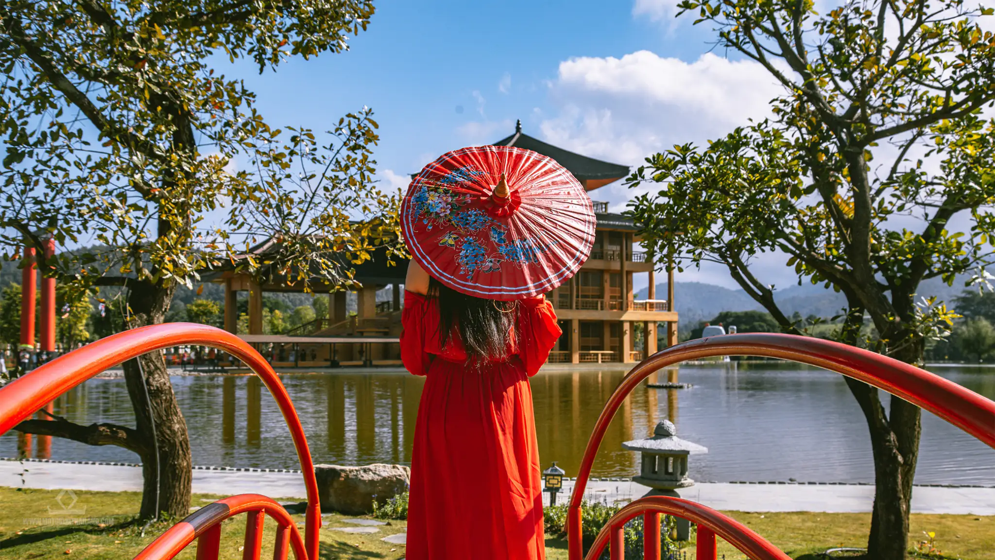 Hinoki Land Lady