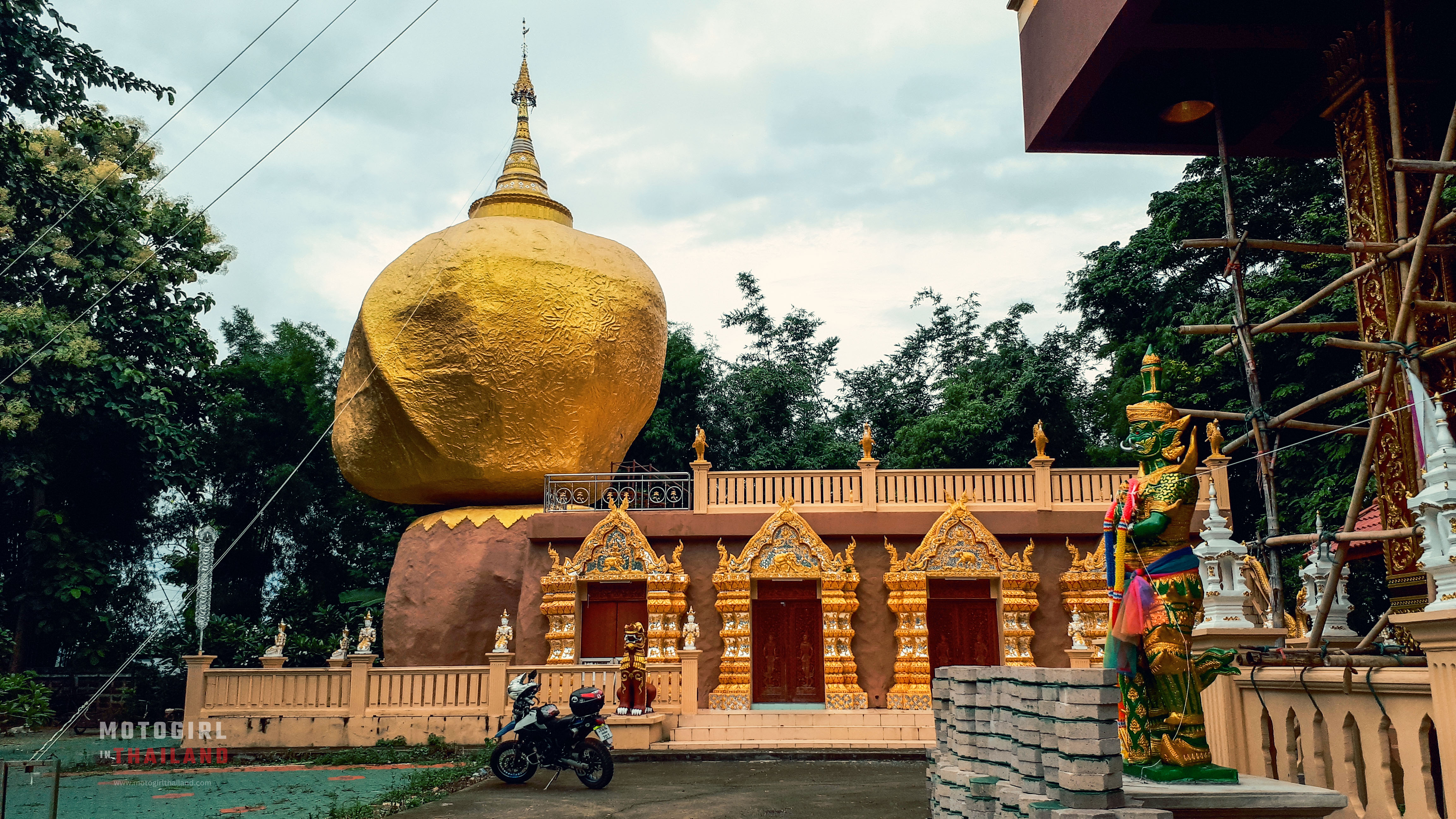 20 Unusual Chiang Mai Temples You’ve Never Heard Of! 207 Golden Rock Temple Wat Hua Dong Samakkhitham