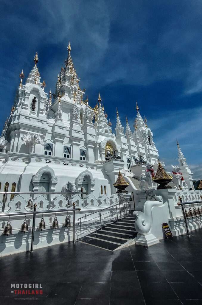15 Unusual Chiang Mai Temples You’ve Never Heard Of! 73 Stunning White Temple. Wat Ban Pong Temple วัดบ้านปง วัดอรัญญวาส Loha Prasat Sri Mueang Pong โลหะปราสาท พระธาตุศรีเมืองปง in Chiang Mai. Ban Pong. Thailand. Samoeng