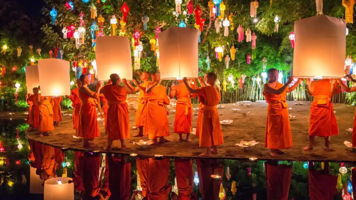 Loy Krathong and Yi Peng Festival Thailand