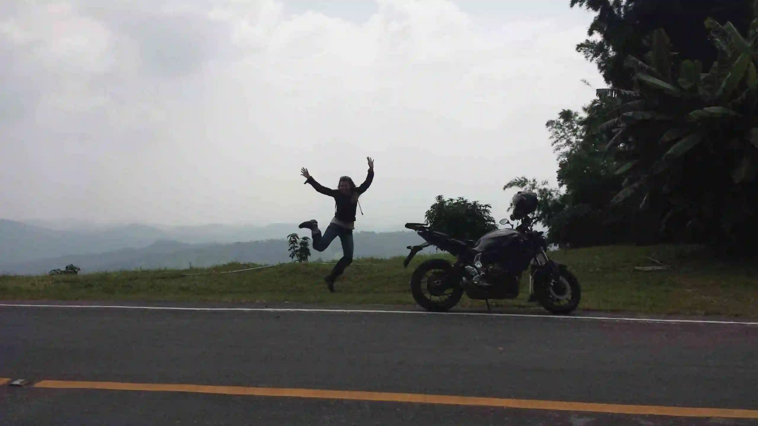 Yamaha MT07 jump