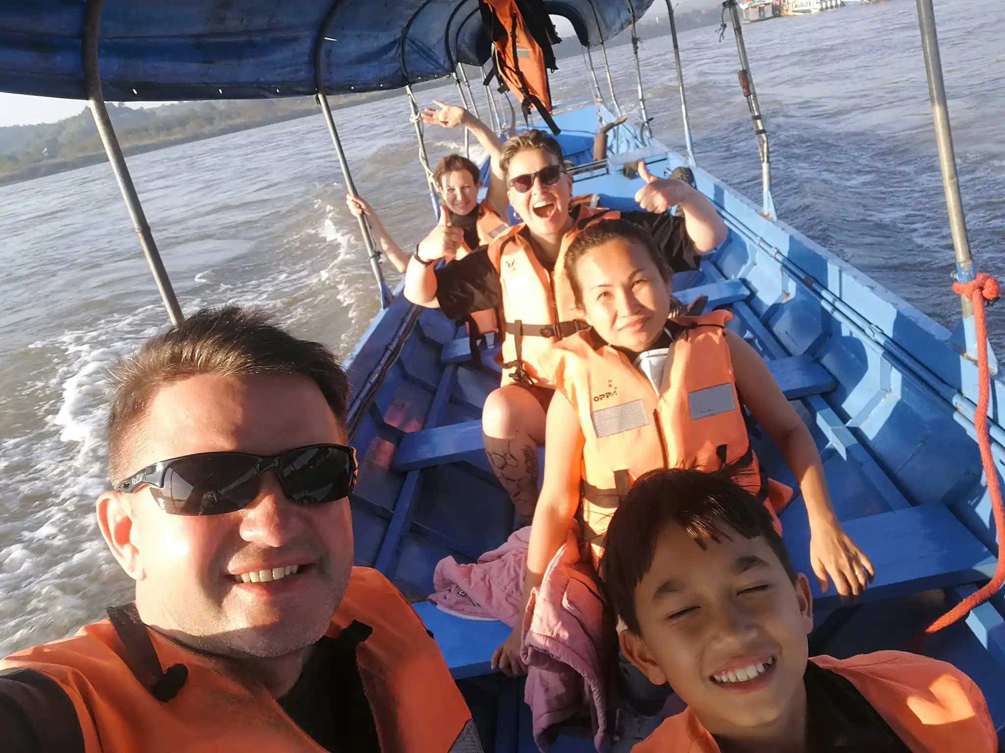 Golden Triangle Chiang Saen Immigration