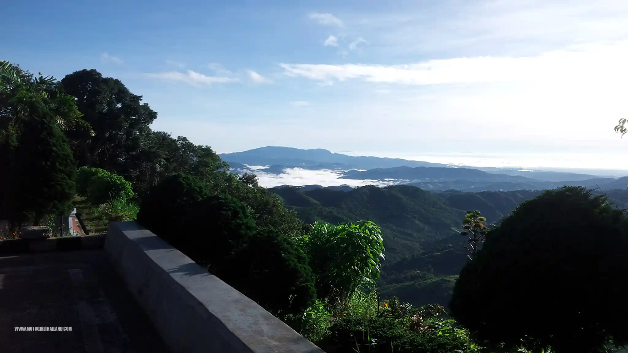 Doi Mae Salong Temple Road