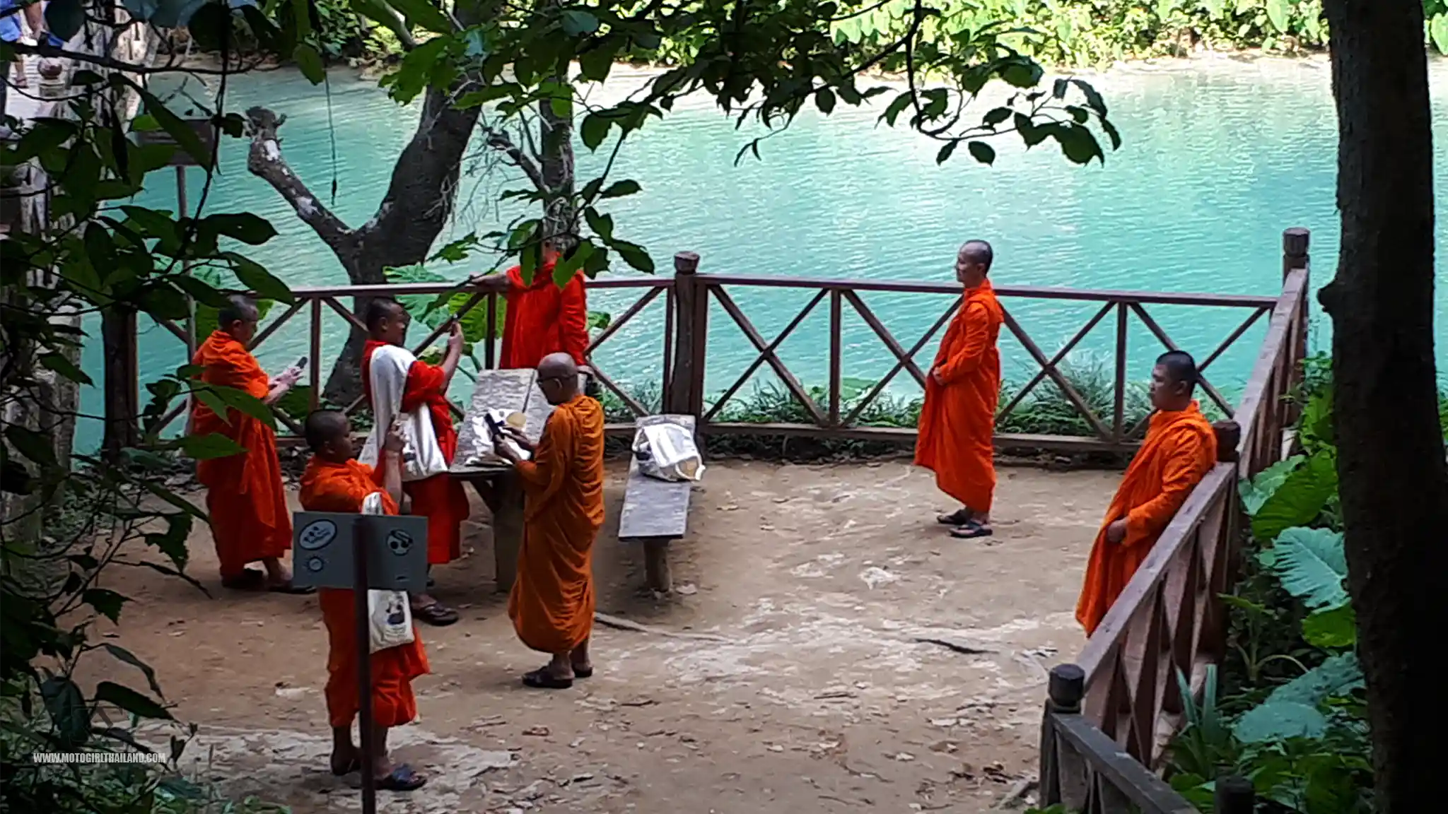 Laos Kruang Si Monks