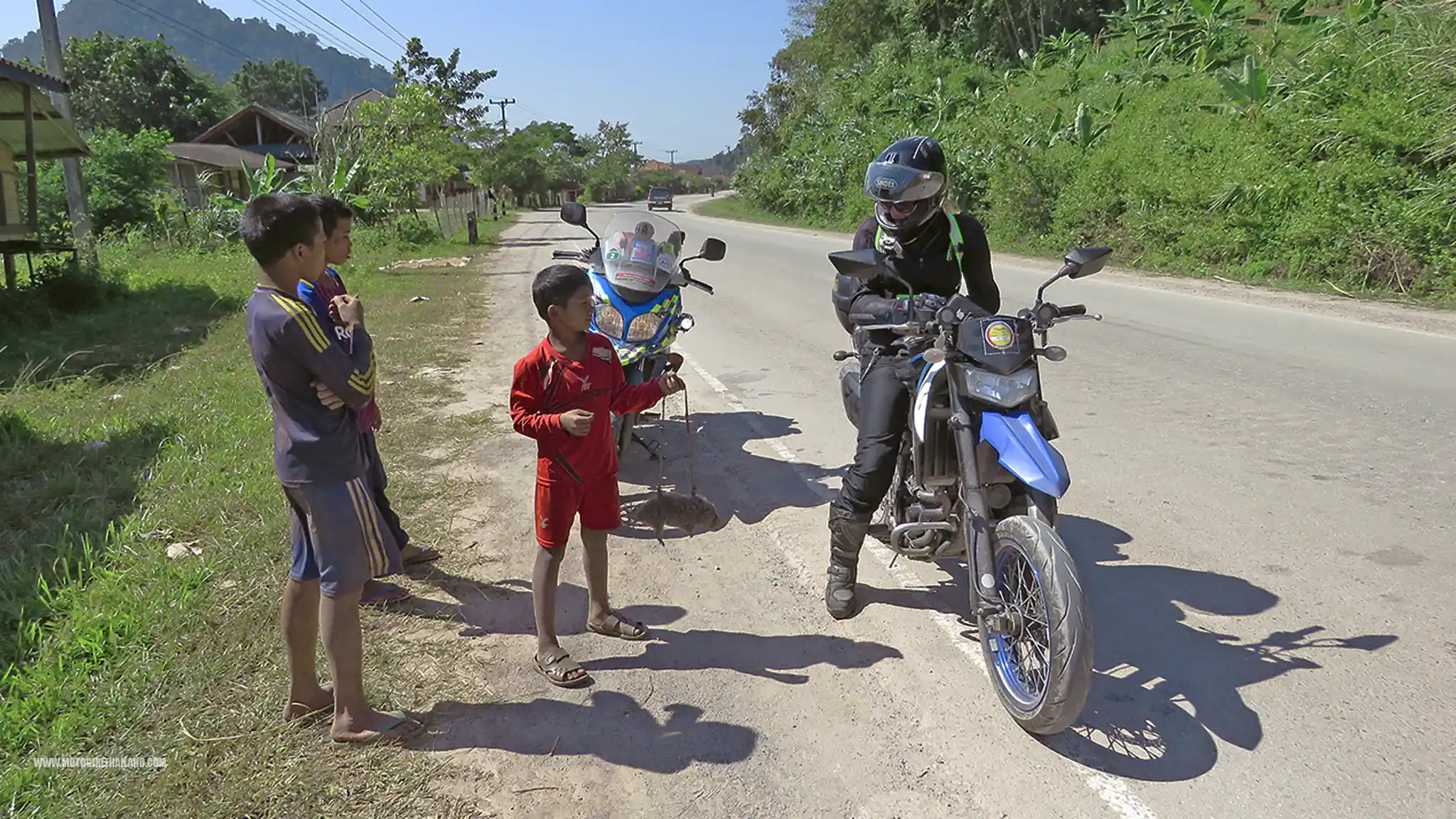 Laos Luang Namtha Roadside Children