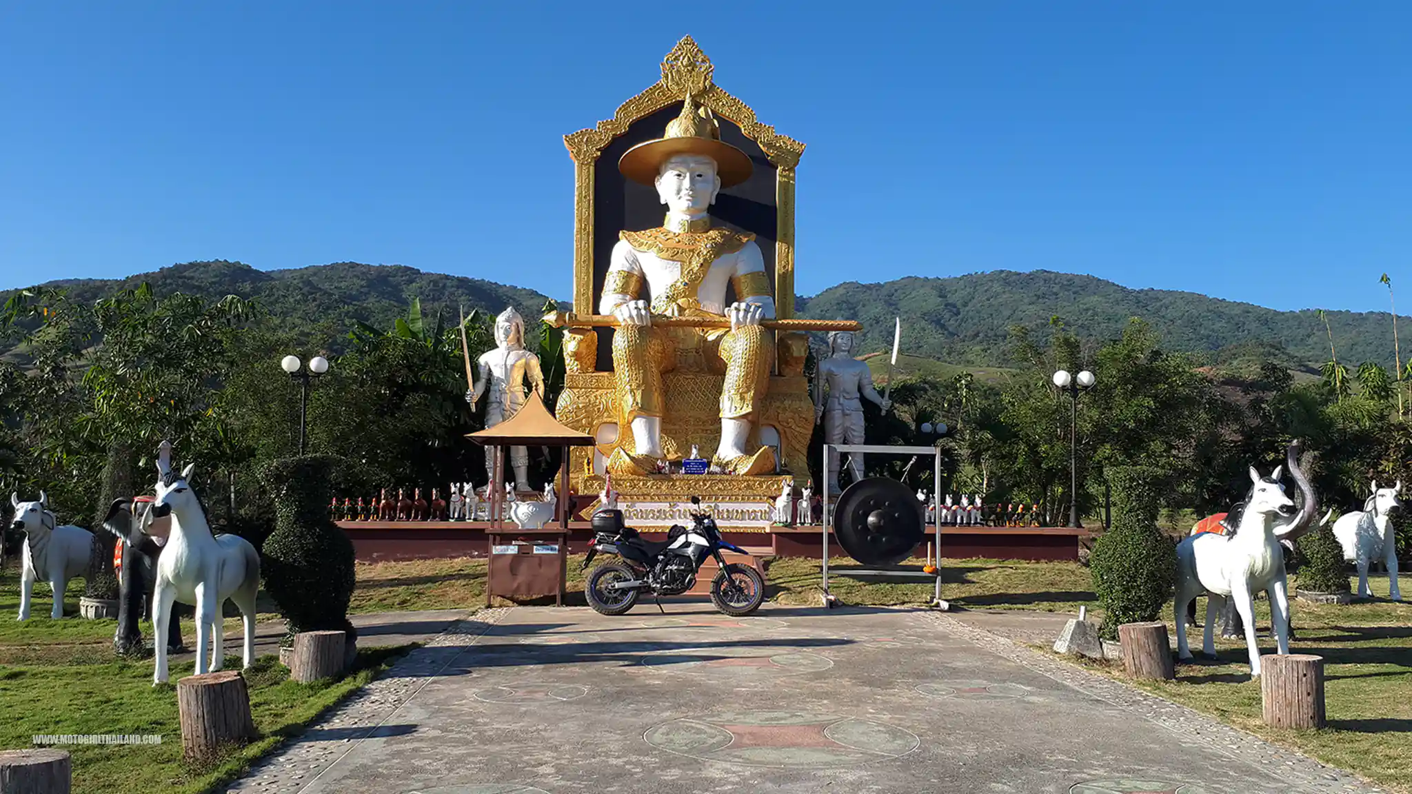 Mae Ai Statues