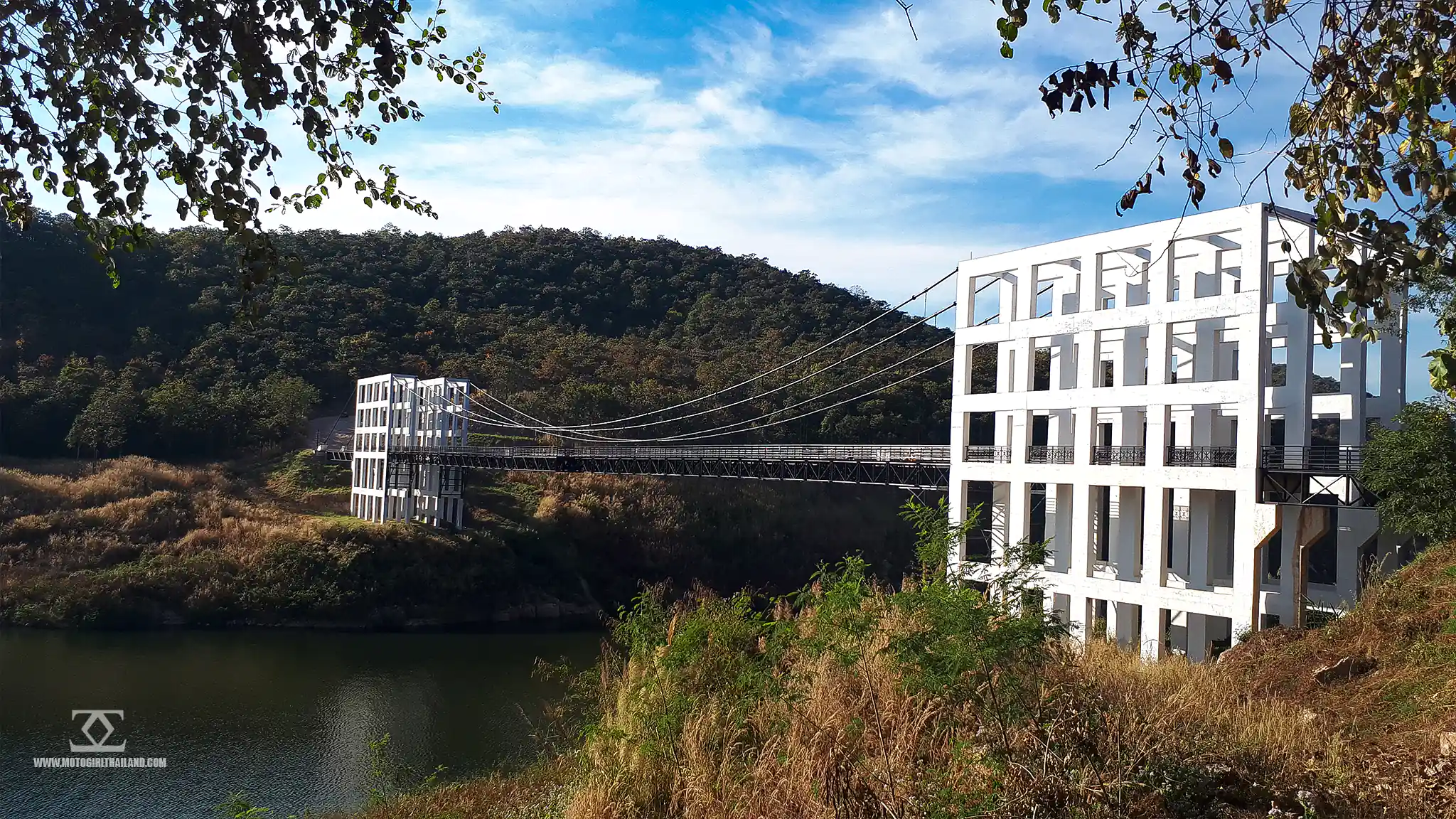 Mae Khuang Dam Suspension Bridge