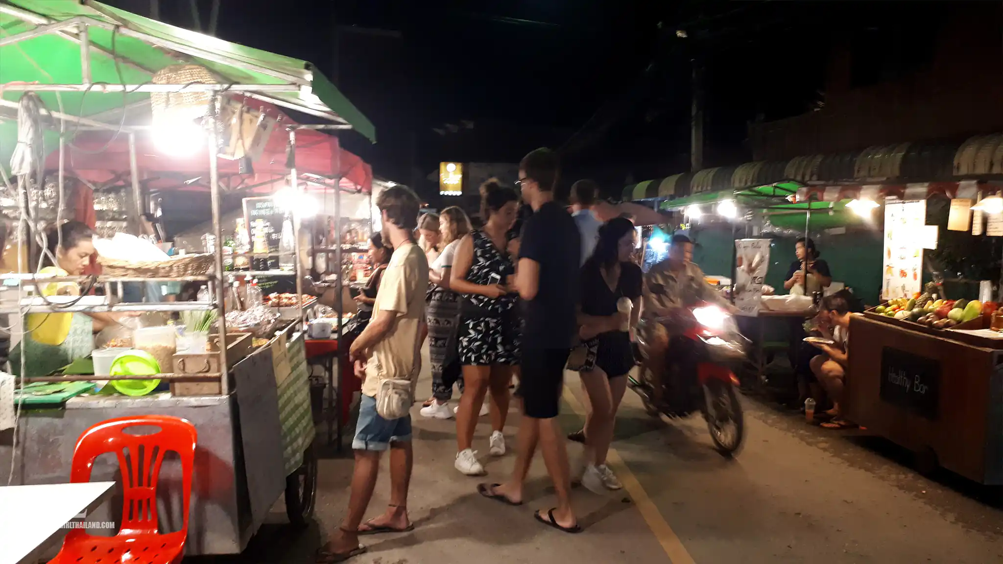 Pai Walking Street