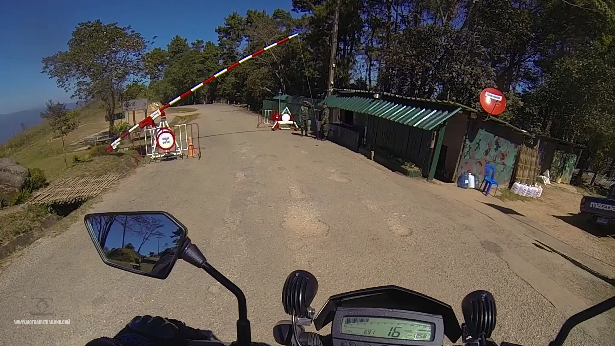 R1149 Border Route Army Viewpoint