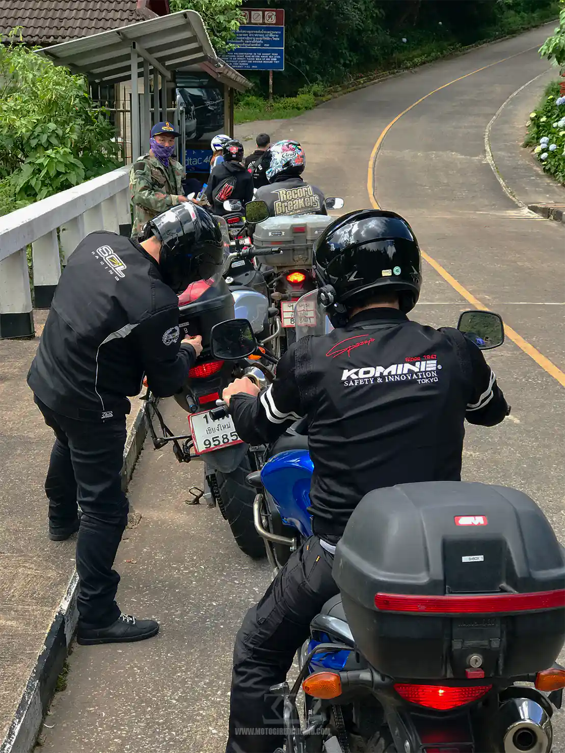 Route to Royal Pagodas