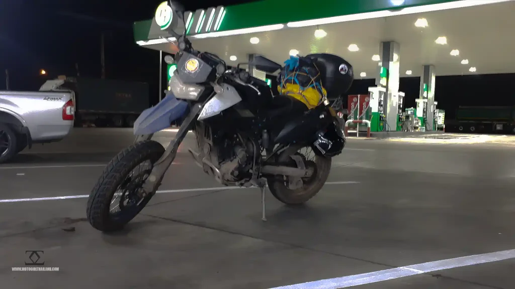 Vientiane Laos to Chiang Mai in The Dark Garage